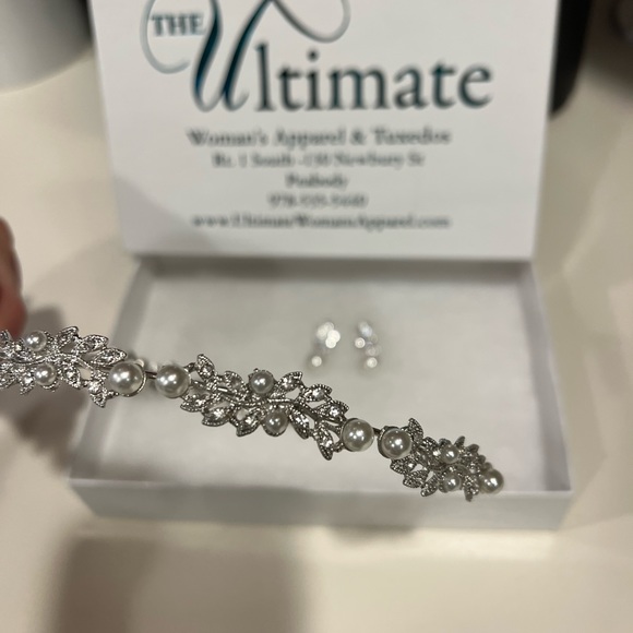 Pearl Headpiece, Pearl Veil, Pearl Earrings - Picture 7 of 7